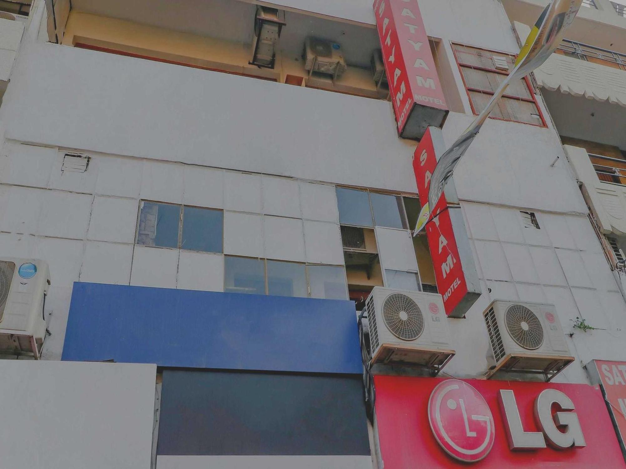 Hotel O Sameer Residency Csandígarh Kültér fotó